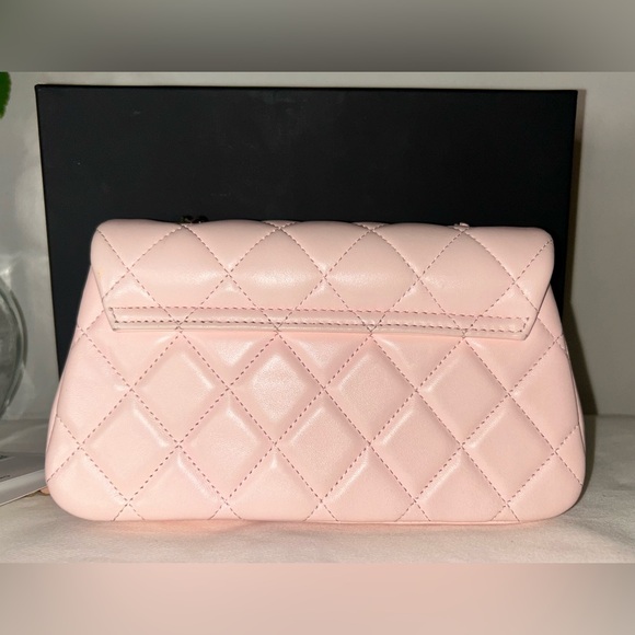 🌟SOLD🌟 CHANEL 25S Crossbody Flap Bag Lambskin Light Pink/Gold 2025 *RARE* - Picture 8 of 12